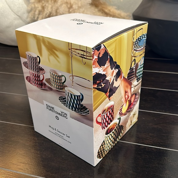 Diane Von Furstenberg Arrow Geo Mug Set with Saucers and Stand - DVF for Target - Picture 5 of 7
